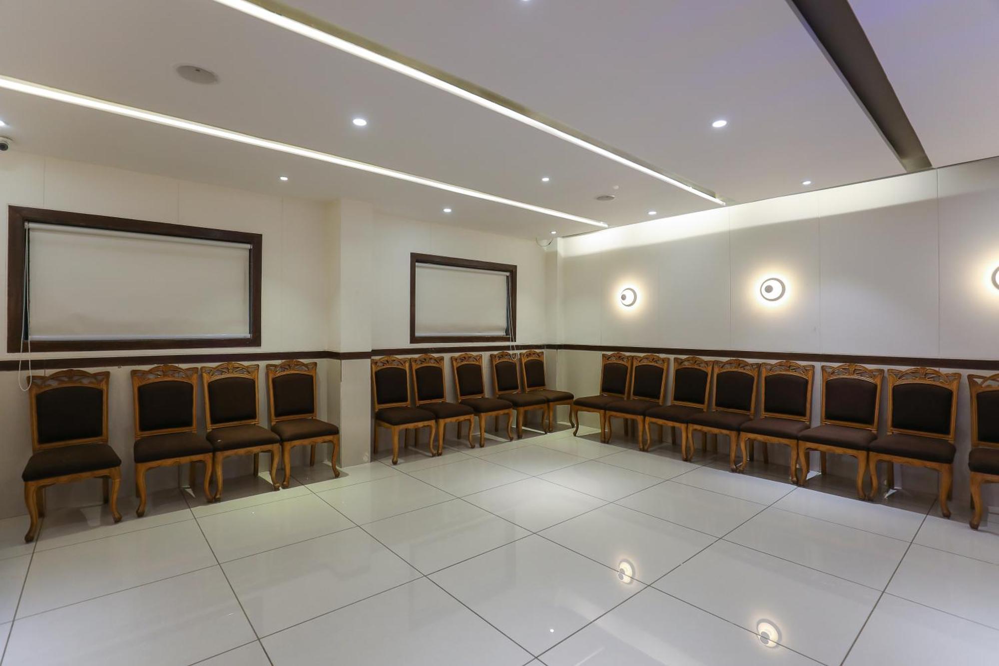 Hotel Ashray Inn Express Ahmadabad Zewnętrze zdjęcie