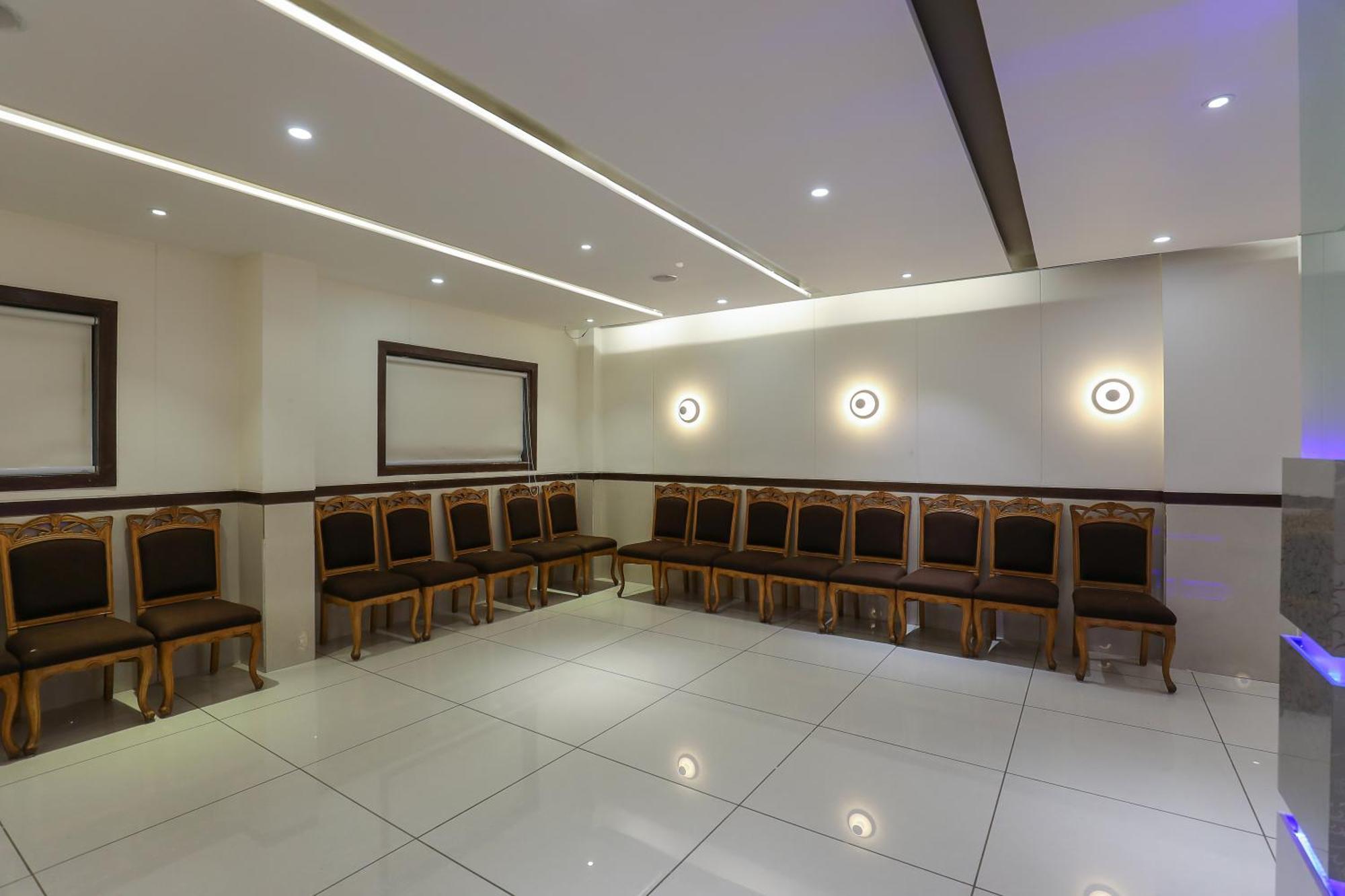 Hotel Ashray Inn Express Ahmadabad Zewnętrze zdjęcie