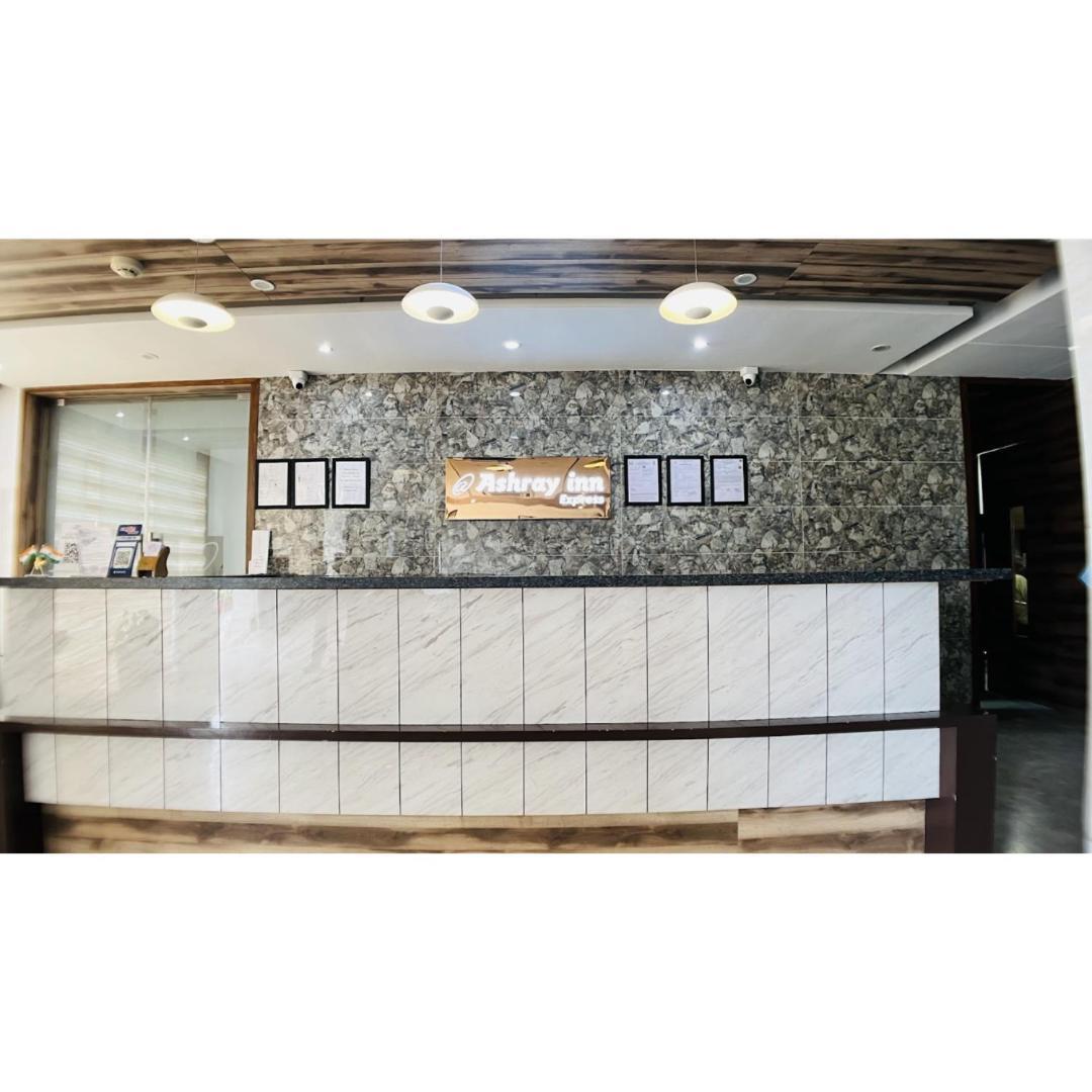 Hotel Ashray Inn Express Ahmadabad Zewnętrze zdjęcie