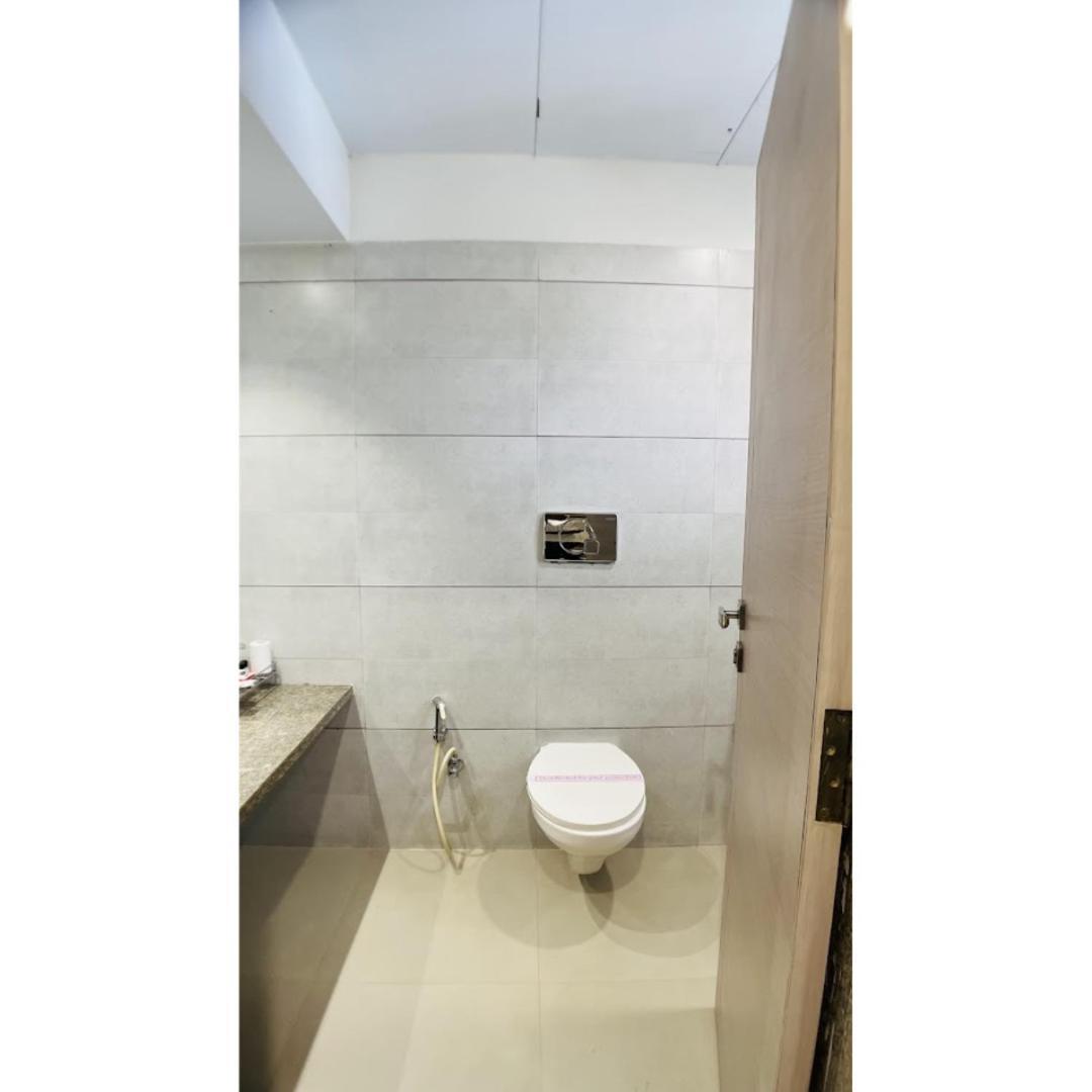 Hotel Ashray Inn Express Ahmadabad Zewnętrze zdjęcie