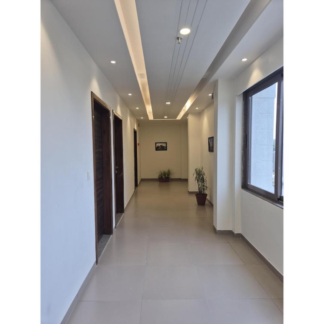 Hotel Ashray Inn Express Ahmadabad Zewnętrze zdjęcie