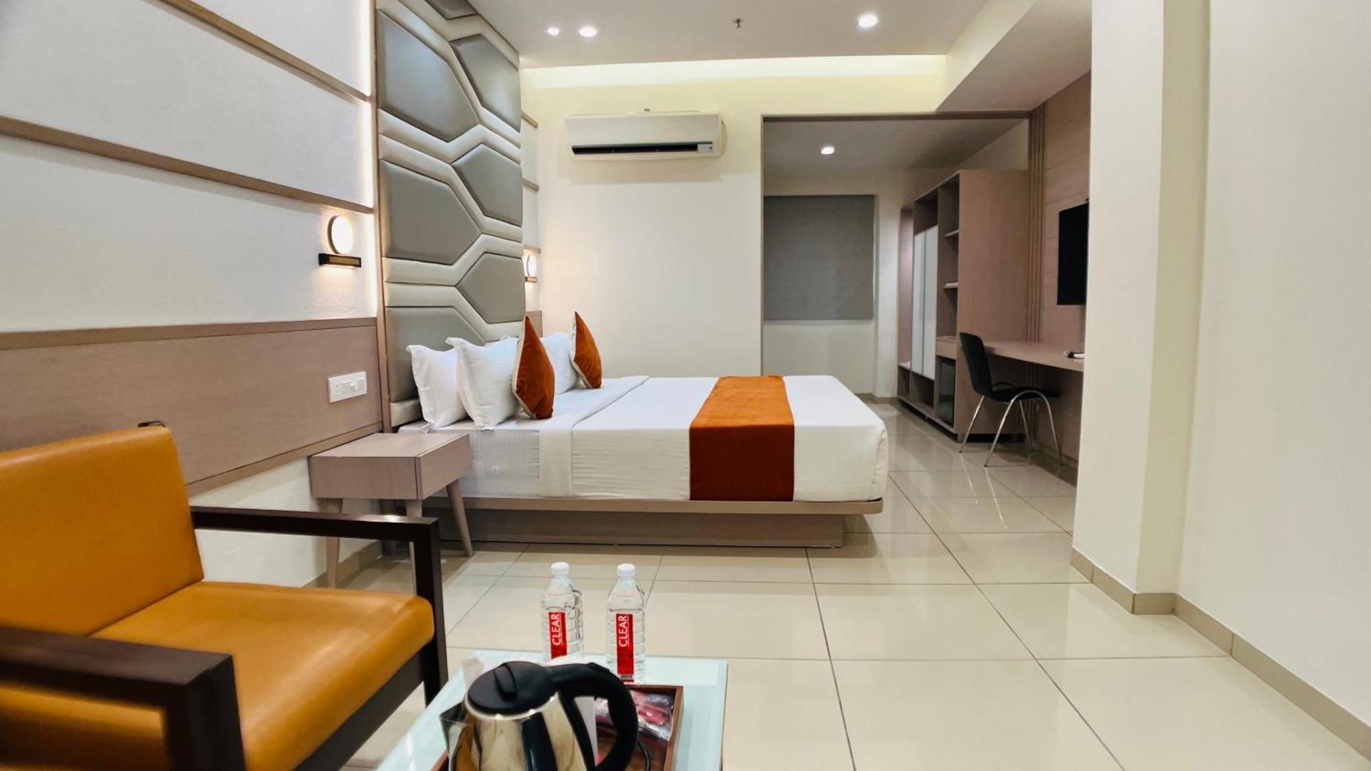 Hotel Ashray Inn Express Ahmadabad Zewnętrze zdjęcie