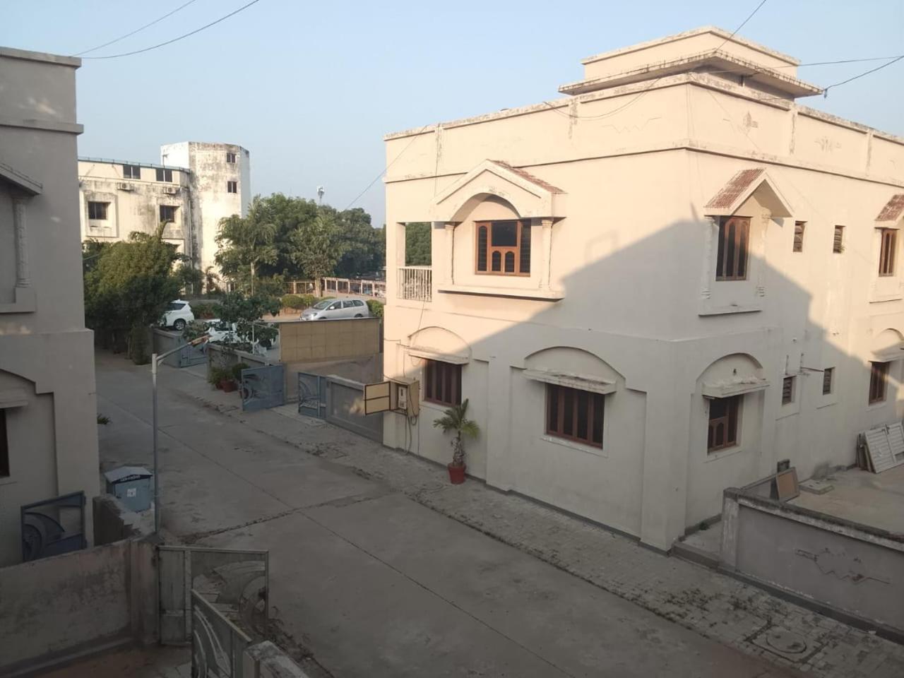 Hotel Ashray Inn Express Ahmadabad Zewnętrze zdjęcie